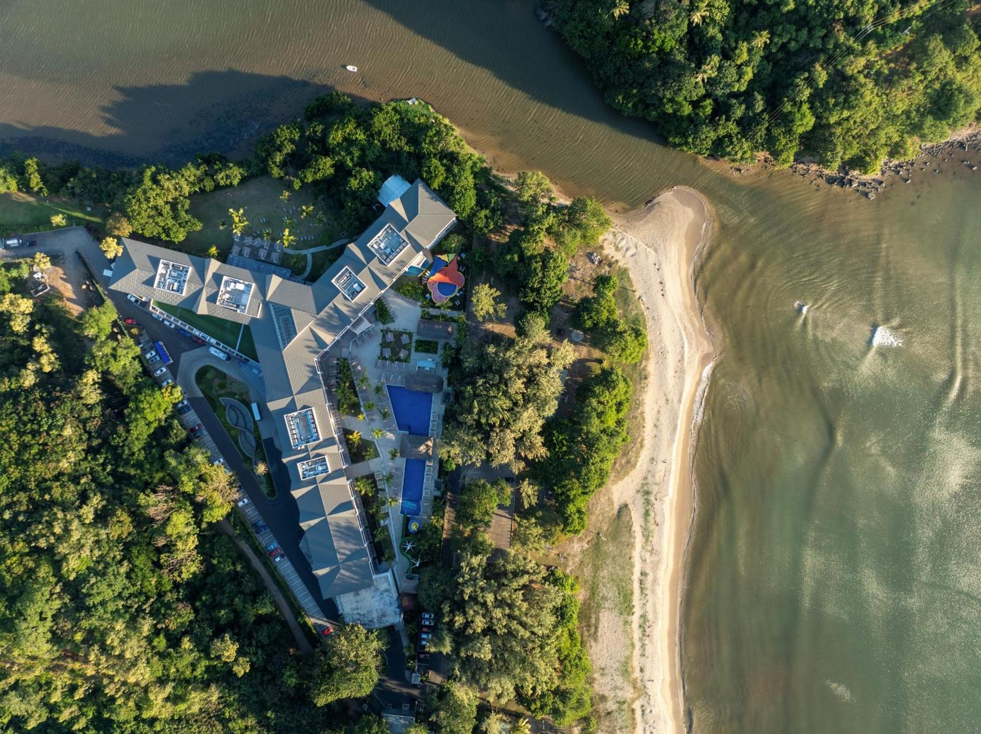 Ocean'S Creek Beach Hotel Balaclava Dış mekan fotoğraf